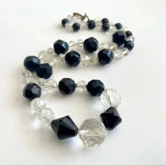 𝅺ANTIQUE Art Deco Faceted Clear Black Glass Crystal Czech Bead Necklace. - Picture 5 of 7